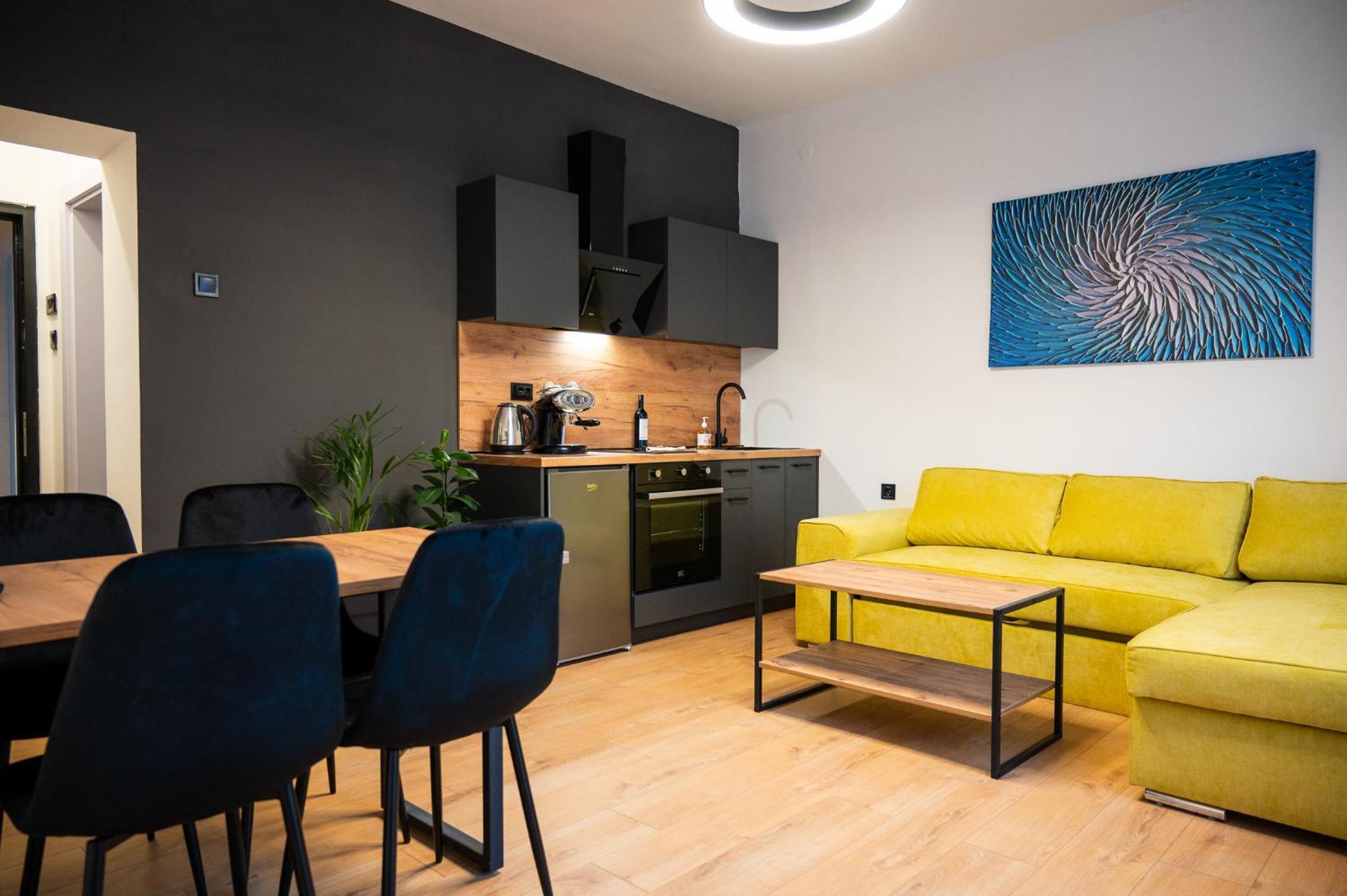 Casa Central Apartments سكوبجي المظهر الخارجي الصورة