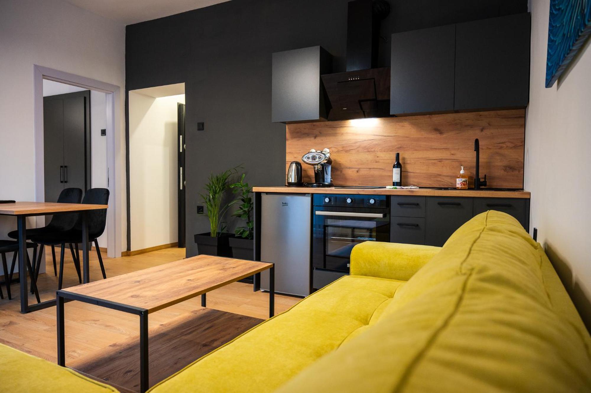 Casa Central Apartments سكوبجي المظهر الخارجي الصورة